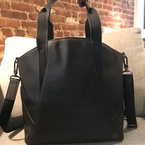 Lululemon athletica bag w crossbody strap